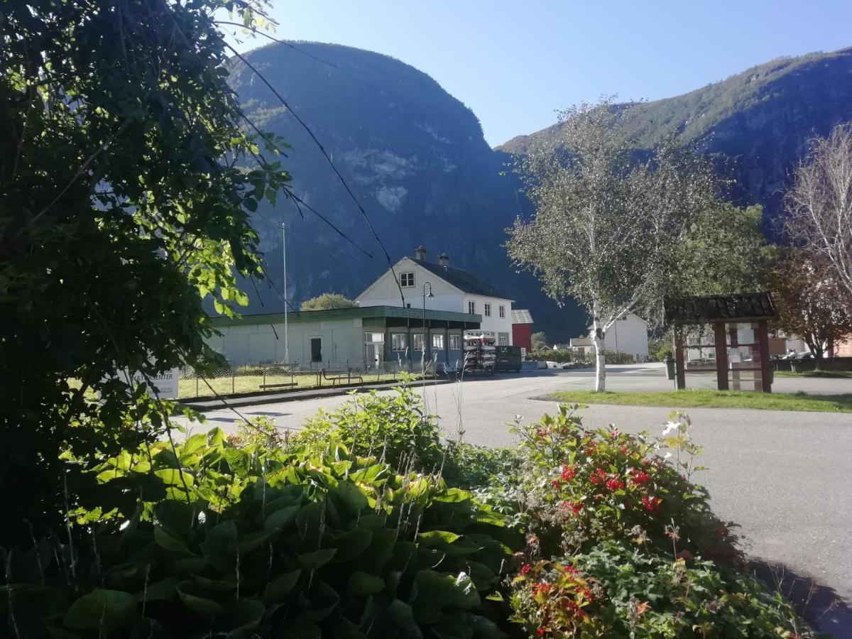 Adventure Hotel & Guesthouse Eidfjord New Bagian luar foto